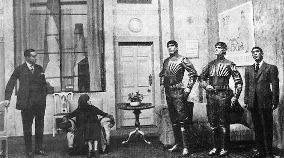 1921年《罗素姆万能机器人》(R.U.R.)舞台剧照——‘Robot’一词从这部戏诞生