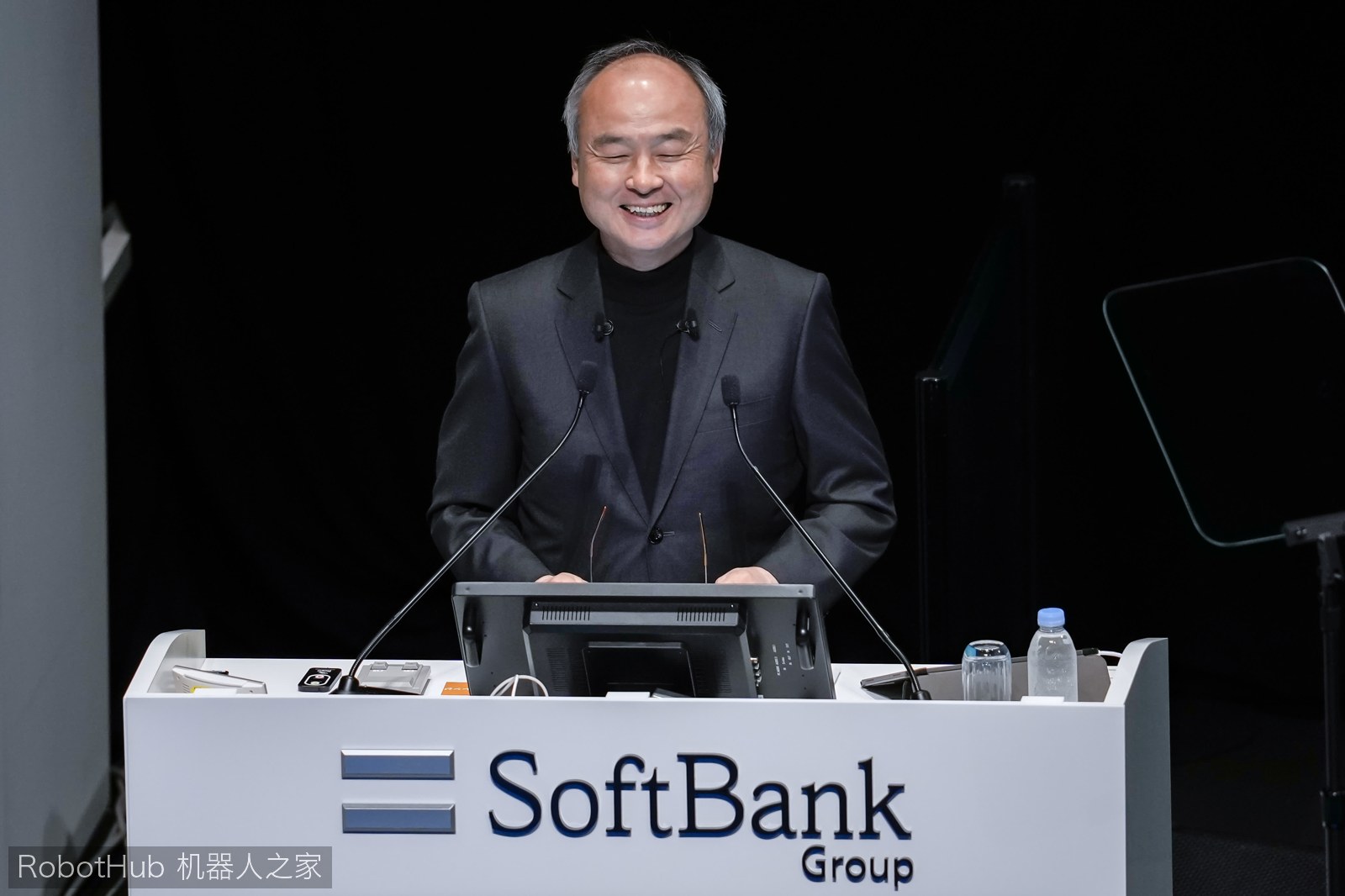 软银 53.75 亿美元收购 ABB 机器人业务，押注物理 AI